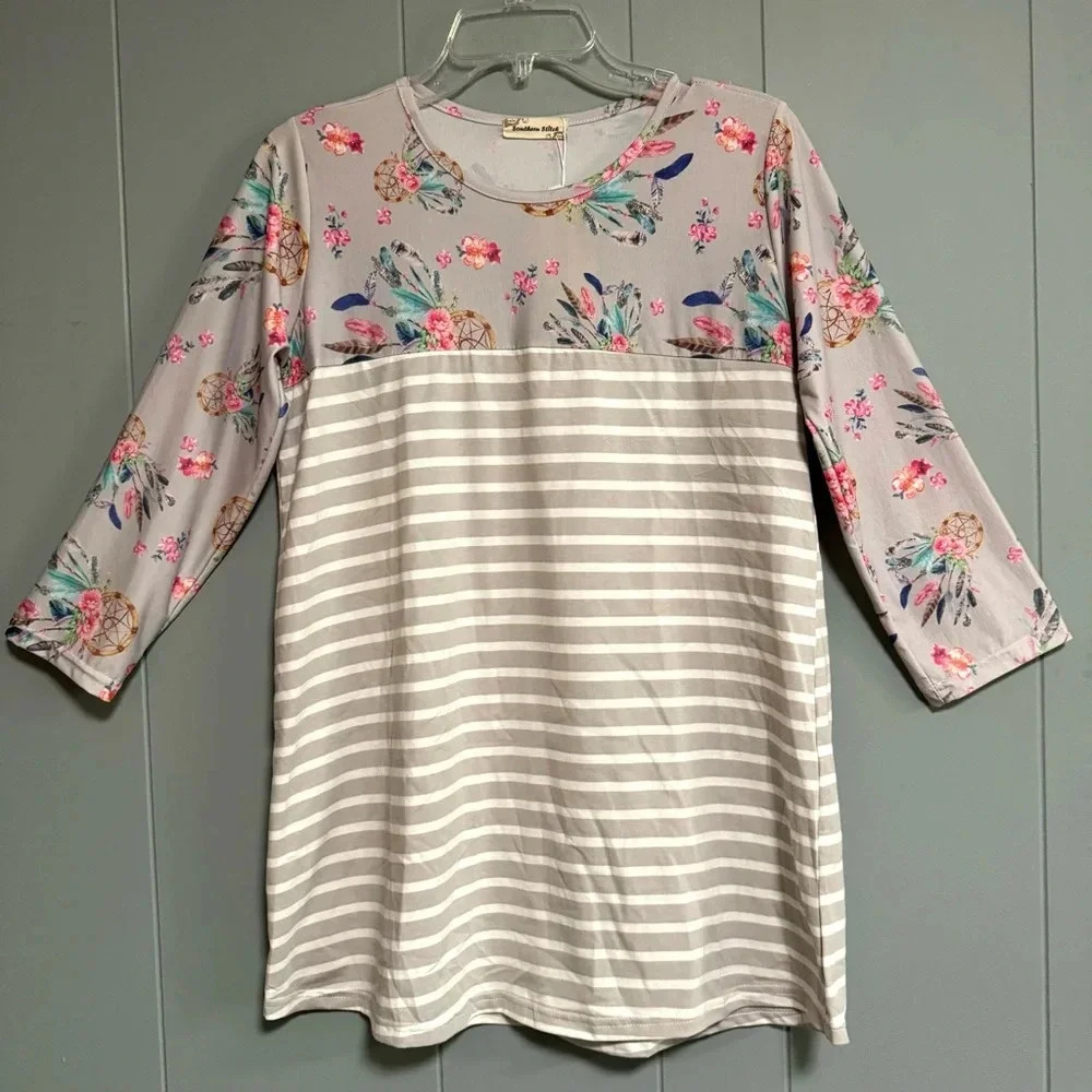 NWT SOUTHERN STITCH Gray Tunic Dreamcatcher Top / Sleeves Stripe Body Size Small